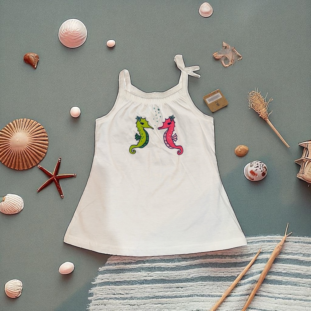 Crazy 8 White Tank with Colorful Seahorses NEW Small 5-6
